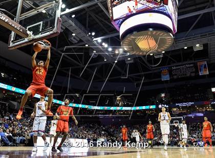 Thumbnail 2 in Rainier Beach vs. Oak Hill  (Bass Pro Tournament of Champions) photogallery.