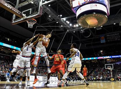 Thumbnail 1 in Rainier Beach vs. Oak Hill  (Bass Pro Tournament of Champions) photogallery.