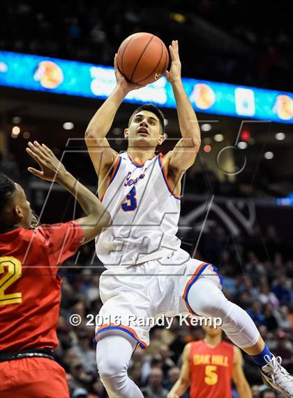 Thumbnail 1 in Rainier Beach vs. Oak Hill  (Bass Pro Tournament of Champions) photogallery.