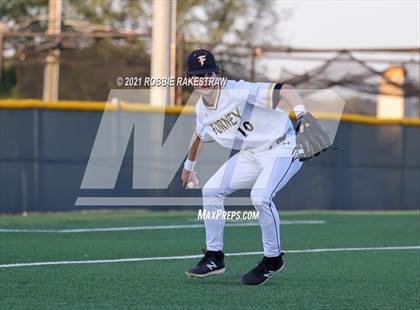 Thumbnail 1 in Corsicana vs. Forney (UIL 5A Bi-District) photogallery.