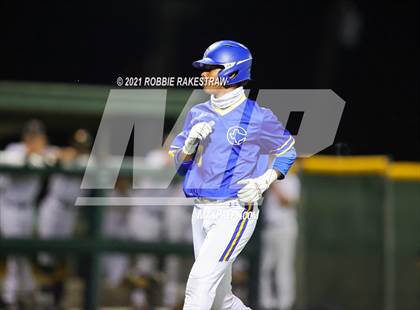 Thumbnail 3 in Corsicana vs. Forney (UIL 5A Bi-District) photogallery.