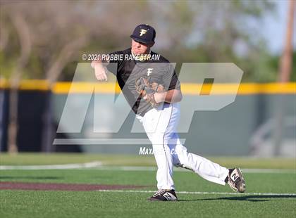 Thumbnail 2 in Corsicana vs. Forney (UIL 5A Bi-District) photogallery.