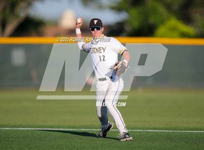 Thumbnail 1 in Corsicana vs. Forney (UIL 5A Bi-District) photogallery.