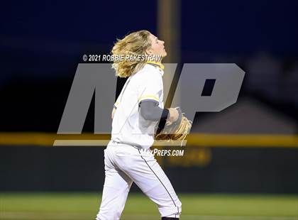Thumbnail 1 in Corsicana vs. Forney (UIL 5A Bi-District) photogallery.