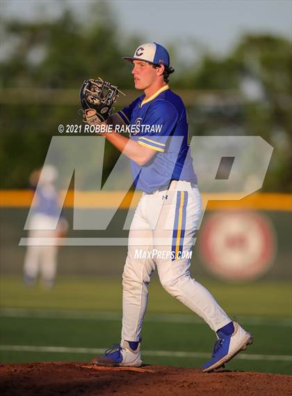 Thumbnail 1 in Corsicana vs. Forney (UIL 5A Bi-District) photogallery.