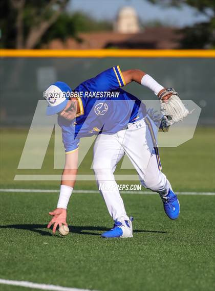 Thumbnail 3 in Corsicana vs. Forney (UIL 5A Bi-District) photogallery.