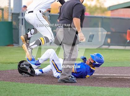 Thumbnail 2 in Corsicana vs. Forney (UIL 5A Bi-District) photogallery.