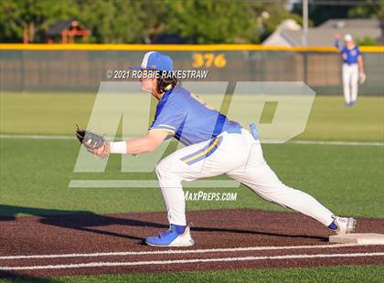 Thumbnail 3 in Corsicana vs. Forney (UIL 5A Bi-District) photogallery.