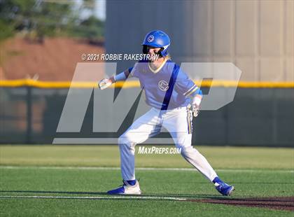 Thumbnail 1 in Corsicana vs. Forney (UIL 5A Bi-District) photogallery.