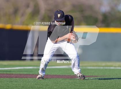 Thumbnail 1 in Corsicana vs. Forney (UIL 5A Bi-District) photogallery.