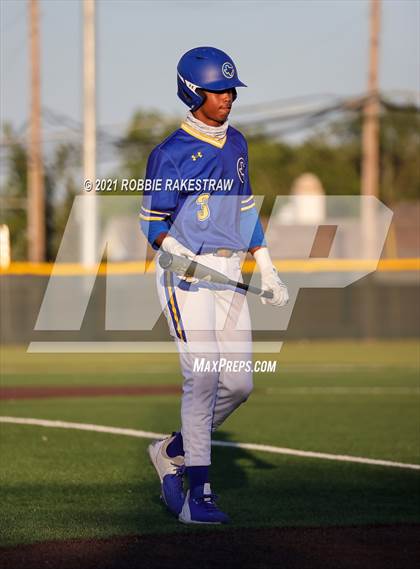 Thumbnail 1 in Corsicana vs. Forney (UIL 5A Bi-District) photogallery.