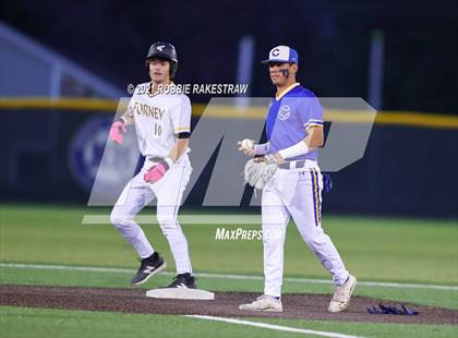 Thumbnail 2 in Corsicana vs. Forney (UIL 5A Bi-District) photogallery.