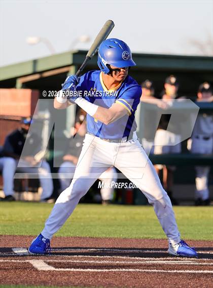 Thumbnail 1 in Corsicana vs. Forney (UIL 5A Bi-District) photogallery.