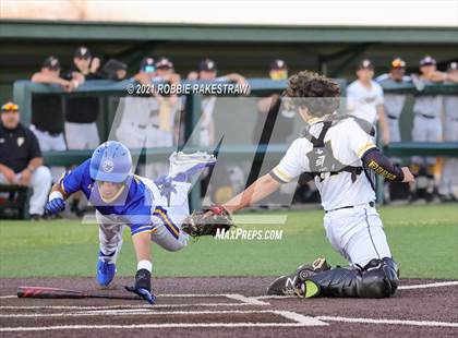 Thumbnail 1 in Corsicana vs. Forney (UIL 5A Bi-District) photogallery.