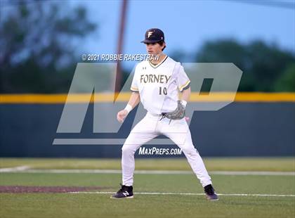 Thumbnail 1 in Corsicana vs. Forney (UIL 5A Bi-District) photogallery.