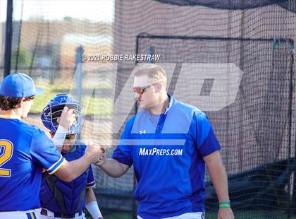 Thumbnail 2 in Corsicana vs. Forney (UIL 5A Bi-District) photogallery.