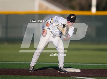 Thumbnail 2 in Corsicana vs. Forney (UIL 5A Bi-District) photogallery.
