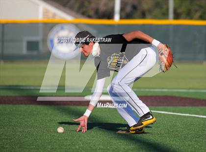 Thumbnail 1 in Corsicana vs. Forney (UIL 5A Bi-District) photogallery.