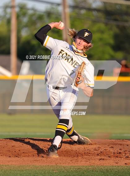 Thumbnail 3 in Corsicana vs. Forney (UIL 5A Bi-District) photogallery.