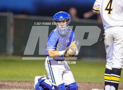 Thumbnail 3 in Corsicana vs. Forney (UIL 5A Bi-District) photogallery.