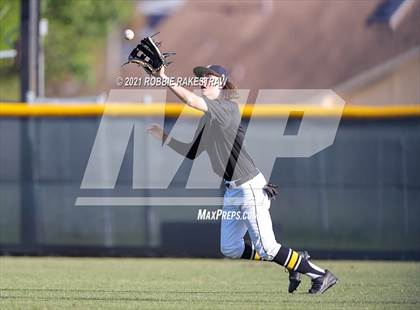 Thumbnail 3 in Corsicana vs. Forney (UIL 5A Bi-District) photogallery.