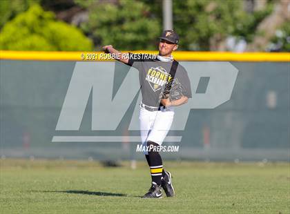 Thumbnail 3 in Corsicana vs. Forney (UIL 5A Bi-District) photogallery.