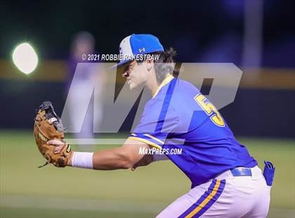 Thumbnail 2 in Corsicana vs. Forney (UIL 5A Bi-District) photogallery.