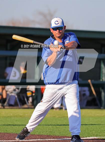 Thumbnail 2 in Corsicana vs. Forney (UIL 5A Bi-District) photogallery.