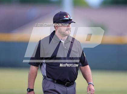 Thumbnail 2 in Corsicana vs. Forney (UIL 5A Bi-District) photogallery.