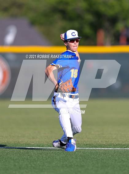 Thumbnail 2 in Corsicana vs. Forney (UIL 5A Bi-District) photogallery.