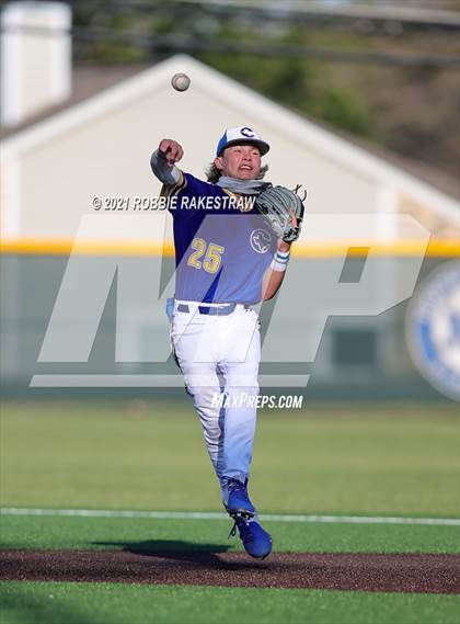 Thumbnail 3 in Corsicana vs. Forney (UIL 5A Bi-District) photogallery.