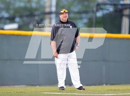 Thumbnail 3 in Corsicana vs. Forney (UIL 5A Bi-District) photogallery.