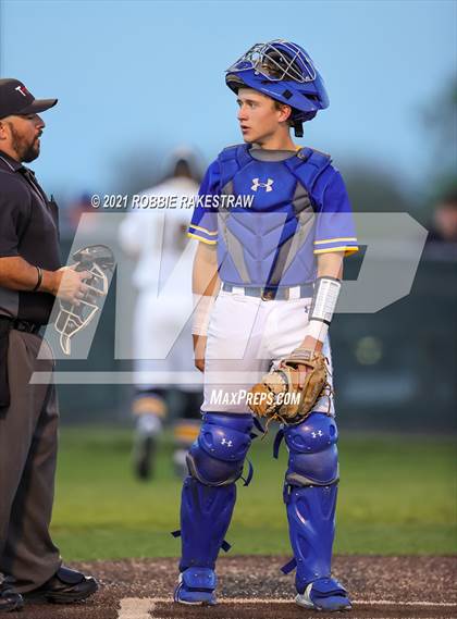 Thumbnail 1 in Corsicana vs. Forney (UIL 5A Bi-District) photogallery.