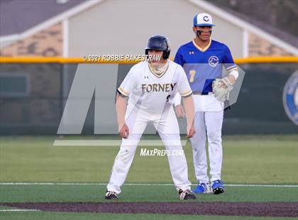 Thumbnail 2 in Corsicana vs. Forney (UIL 5A Bi-District) photogallery.