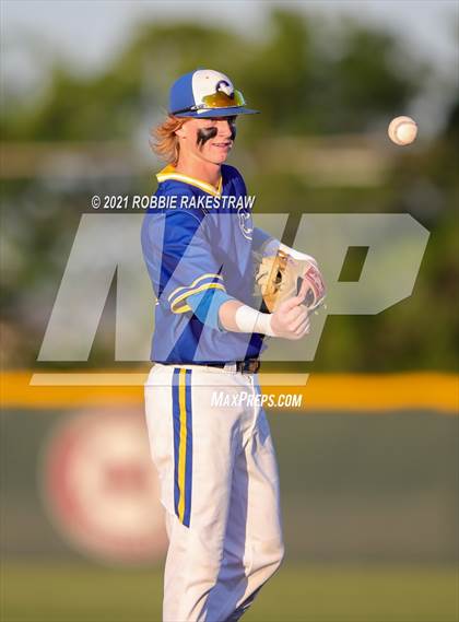 Thumbnail 3 in Corsicana vs. Forney (UIL 5A Bi-District) photogallery.