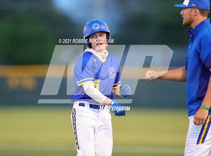 Thumbnail 1 in Corsicana vs. Forney (UIL 5A Bi-District) photogallery.