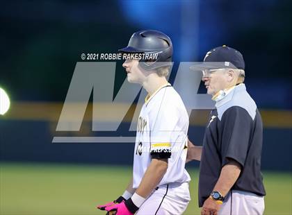 Thumbnail 1 in Corsicana vs. Forney (UIL 5A Bi-District) photogallery.