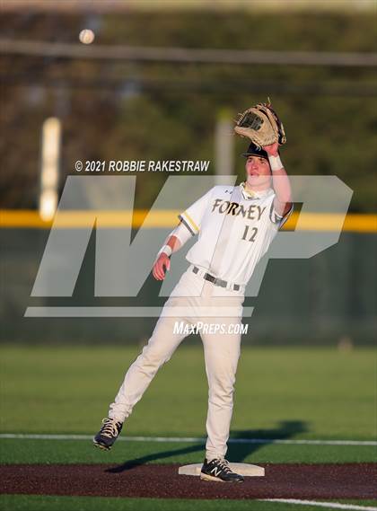 Thumbnail 1 in Corsicana vs. Forney (UIL 5A Bi-District) photogallery.