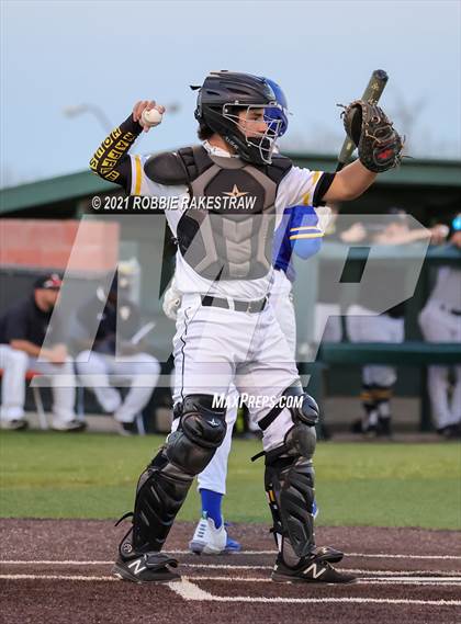 Thumbnail 1 in Corsicana vs. Forney (UIL 5A Bi-District) photogallery.
