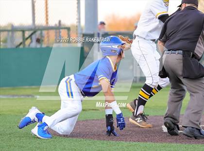 Thumbnail 3 in Corsicana vs. Forney (UIL 5A Bi-District) photogallery.