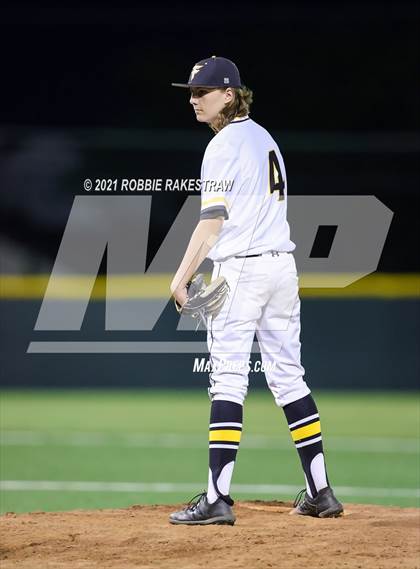 Thumbnail 1 in Corsicana vs. Forney (UIL 5A Bi-District) photogallery.