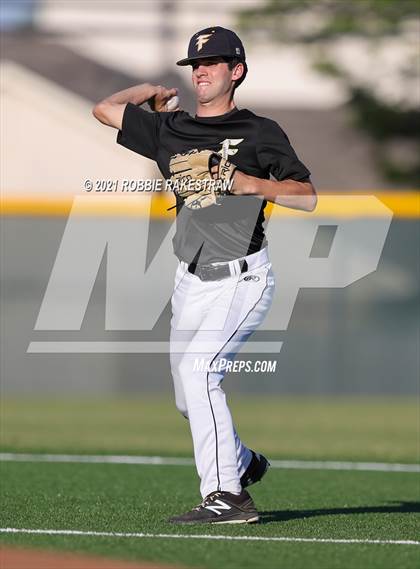 Thumbnail 3 in Corsicana vs. Forney (UIL 5A Bi-District) photogallery.