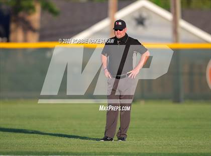 Thumbnail 3 in Corsicana vs. Forney (UIL 5A Bi-District) photogallery.