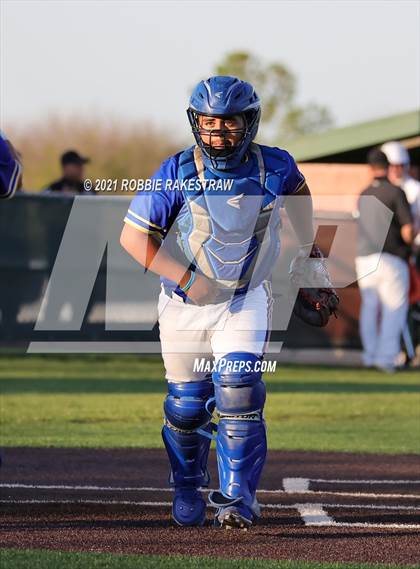 Thumbnail 2 in Corsicana vs. Forney (UIL 5A Bi-District) photogallery.