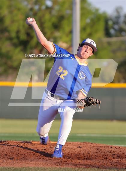 Thumbnail 1 in Corsicana vs. Forney (UIL 5A Bi-District) photogallery.