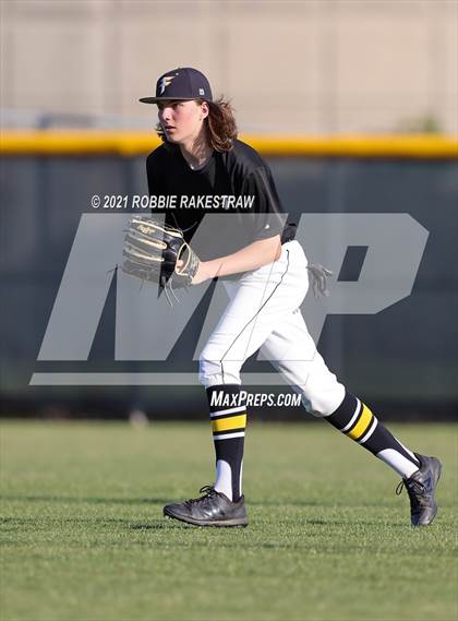 Thumbnail 3 in Corsicana vs. Forney (UIL 5A Bi-District) photogallery.