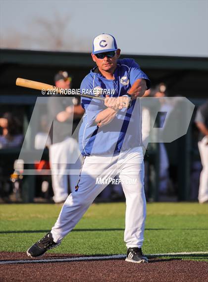 Thumbnail 1 in Corsicana vs. Forney (UIL 5A Bi-District) photogallery.