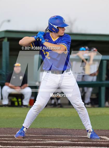 Thumbnail 2 in Corsicana vs. Forney (UIL 5A Bi-District) photogallery.
