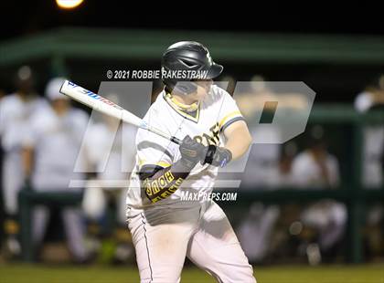 Thumbnail 3 in Corsicana vs. Forney (UIL 5A Bi-District) photogallery.