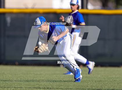 Thumbnail 2 in Corsicana vs. Forney (UIL 5A Bi-District) photogallery.